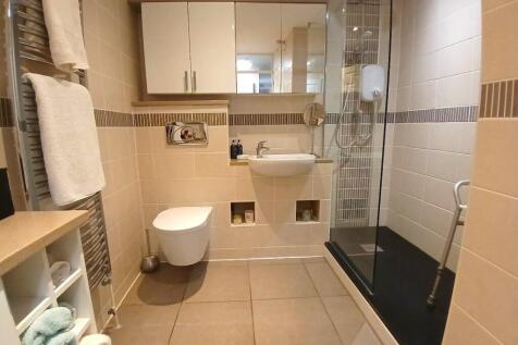Shower Room.jpg