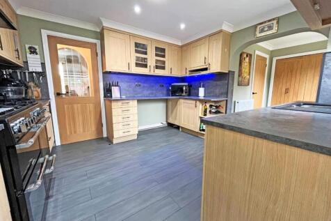 Kitchen1.jpg