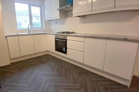 KITCHEN 2.jpg