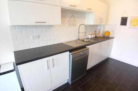 Kitchen 2.jpg