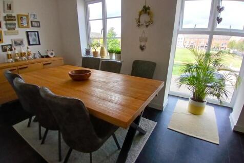 Dining Area.jpg