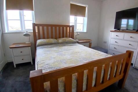 Bed 1.jpg