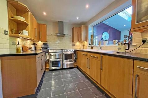 Kitchen1.jpg