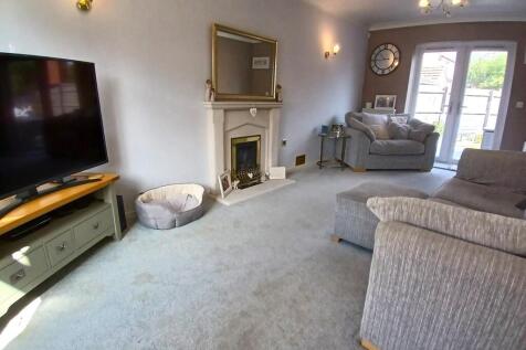 Lounge 1.jpg