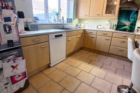 Kitchen 1.jpg