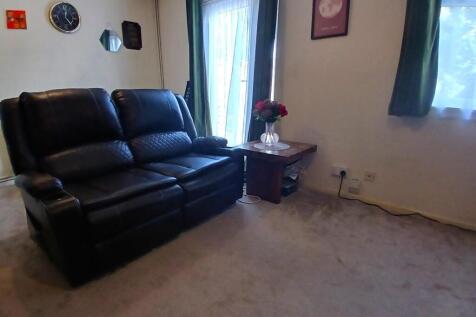 Lounge 2.jpg