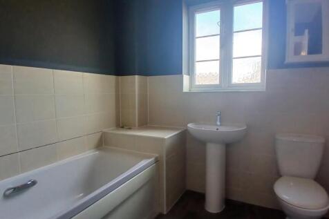 New Bathroom 1.jpg