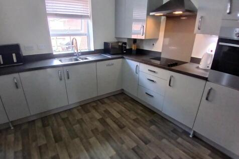 Kitchen 2.jpg