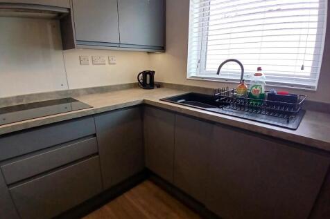 Kitchen 2.jpg