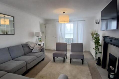 Lounge 2.jpg