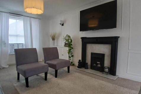 Lounge 3.jpg