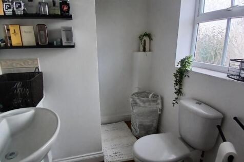 en Suite Bed 3.jpg