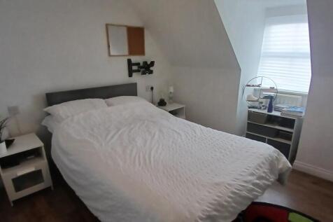 Bed 5.jpg