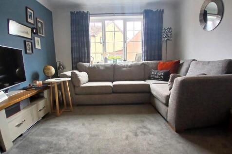 Lounge 1.jpg