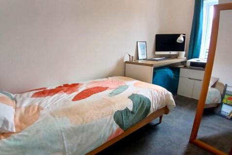 Bed 3.jpg