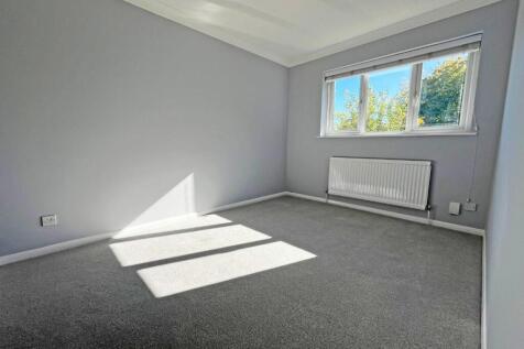 Bed 1.jpg