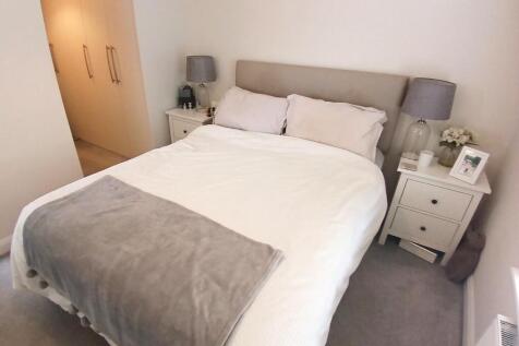 Bed 1.jpg
