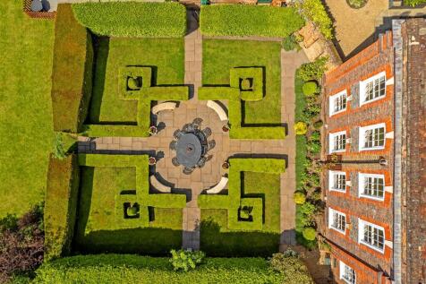 ManorGardenHouse_May24-30.jpg