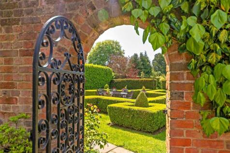 ManorGardenHouse_May24-38.jpg