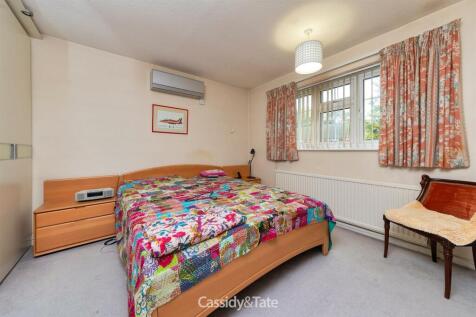 1 Sefton Close_12.jpg