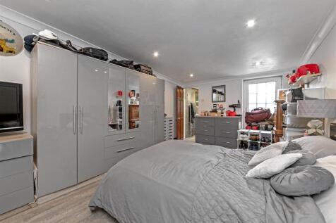 11FanshaweCrescent-7.jpg