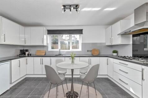 14HavercroftClose-30 - Kitchen - Standard - 4.jpg