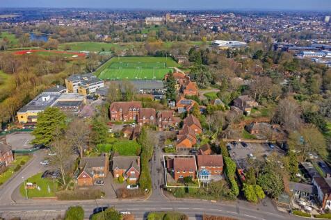 14HavercroftClose-2.jpg