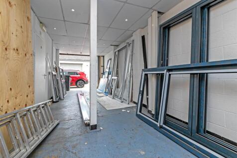 12StirlingIndustrialCentre-11.jpg