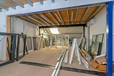 12StirlingIndustrialCentre-13.jpg