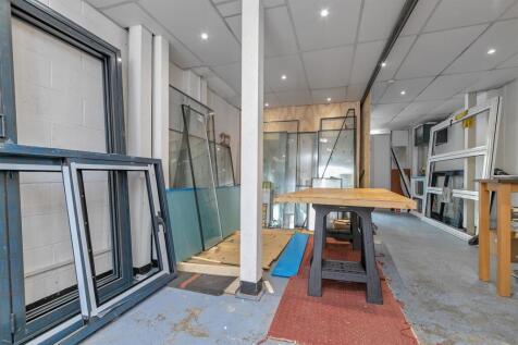 12StirlingIndustrialCentre-10.jpg