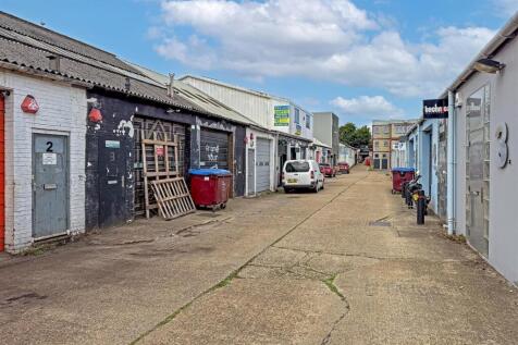12StirlingIndustrialCentre-18.jpg