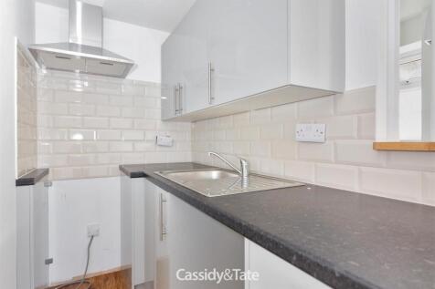 1 D&#39;Ennis Court-9.jpg