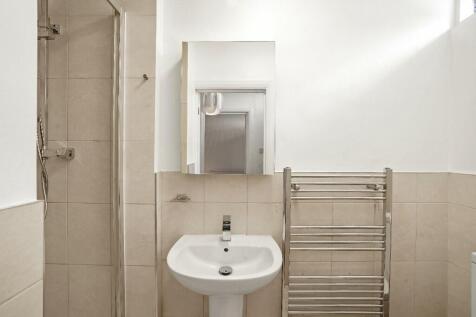 Guest shower room