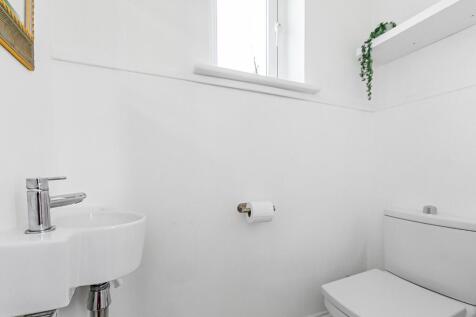Cloak room toilet 