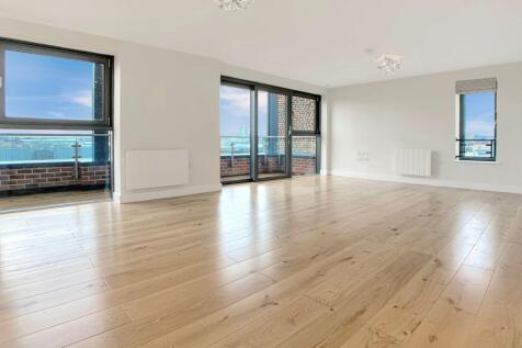 Unfurnished Living Room