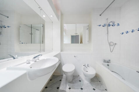 En Suite Bathroom