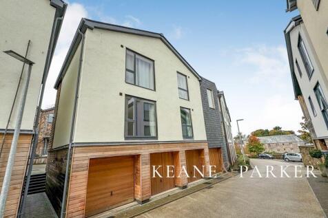Rear &amp; Garage Access 
