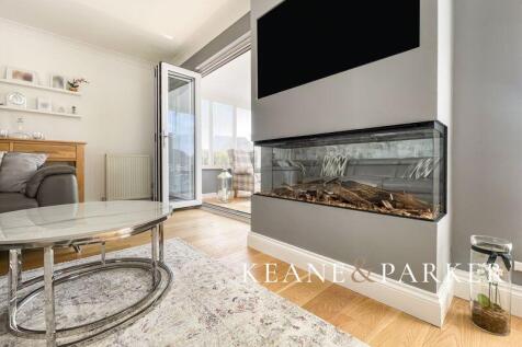 Lounge Feature