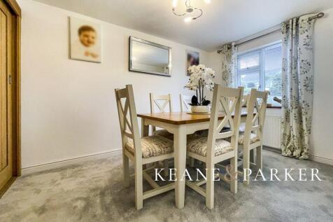 Dining Room/Bedroom 4