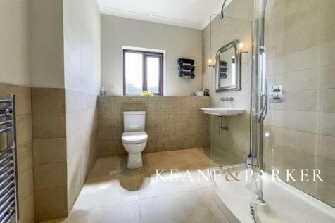 Bed 1 Ensuite