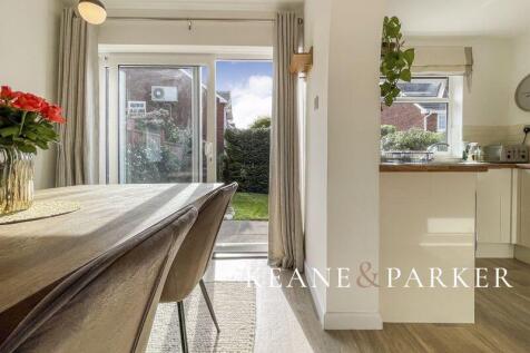 Dining Room &amp; Kitchen