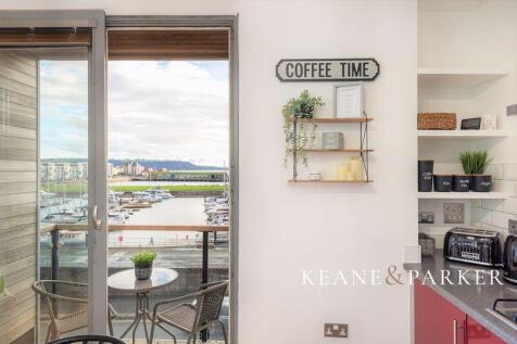 Kitchen &amp; Balcony