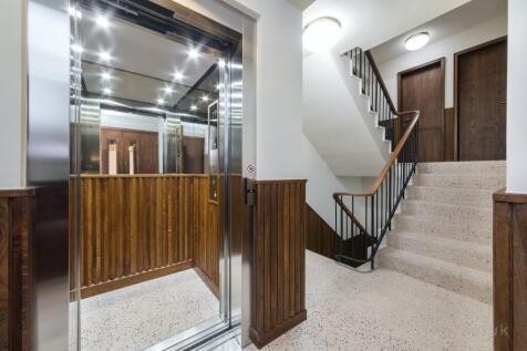 hall 1.jpg
