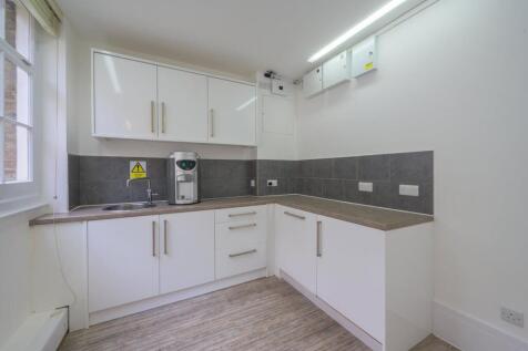 kitchen 1.jpg