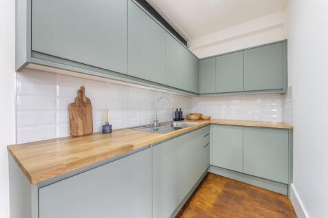 kitchen 2.jpg