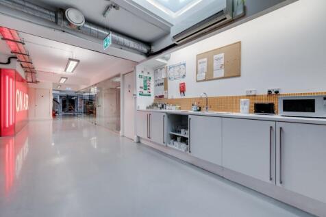 KITCHEN 1.jpg
