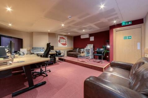 OFFICE 12.jpg