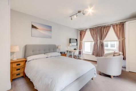 BEDROOM1.jpg