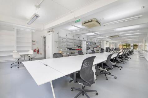 OFFICE 10.jpg
