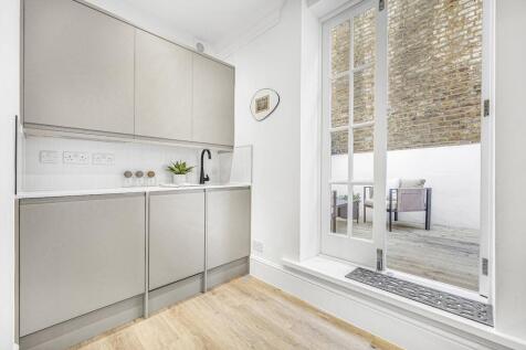 KITCHEN 1.jpg